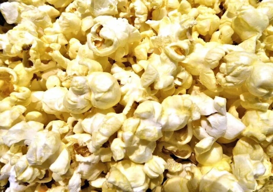 przepis na popcorn z masłem